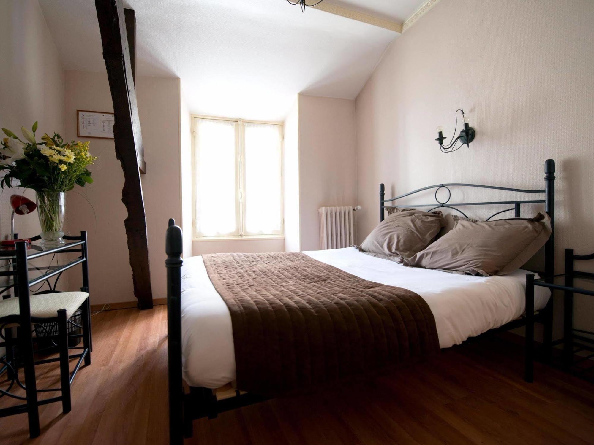 La Croix Verte - Le Relais Des Moulins Бен-де-Бретань Экстерьер фото
